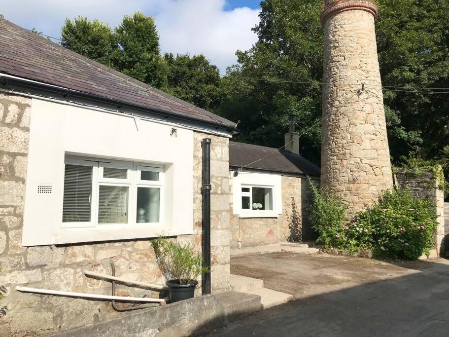 Woodland Cottage In Cornwall With Walled Garden Helston Exterior photo